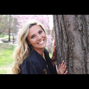 Meet your Posher, Elisabeth